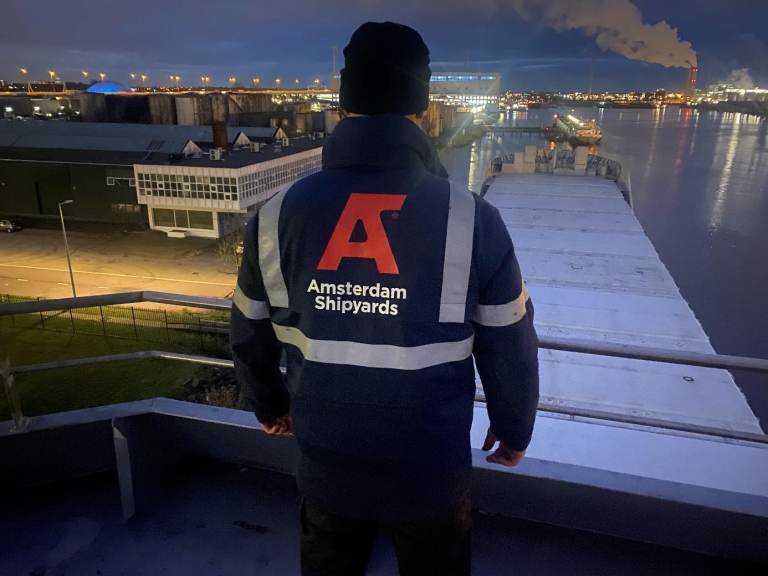 Exploitatie van een nieuwe scheepswerf op een historische locatie